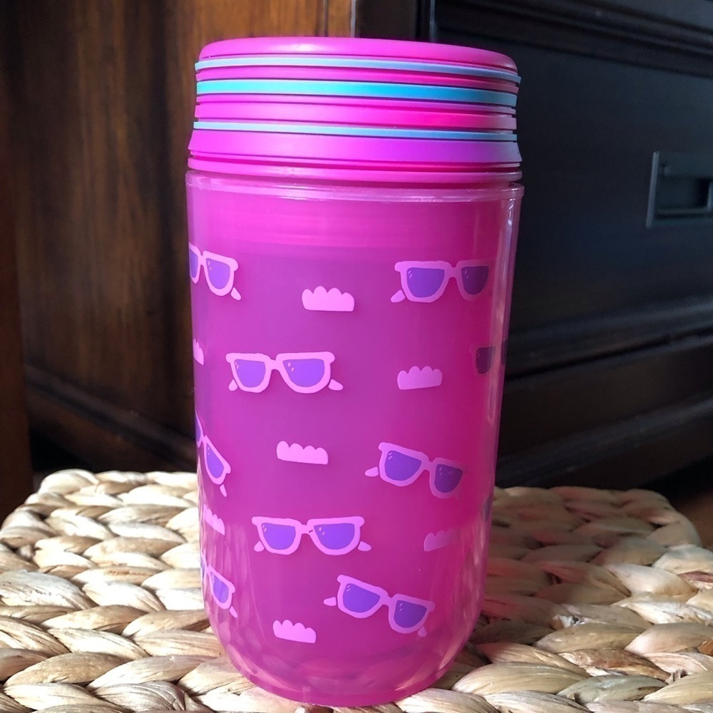 Kids pink plastic cup with lid